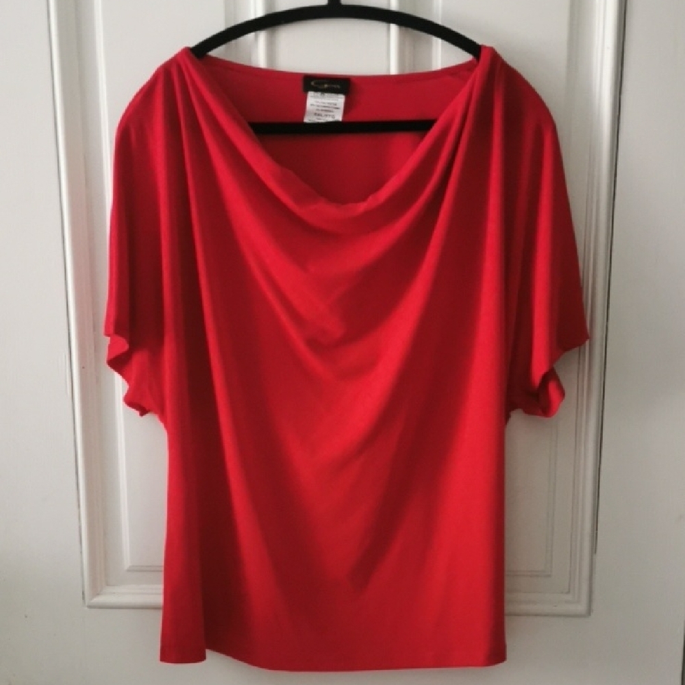 Goa cowl neck red womens short sleeve top. Made in Canada 🇨🇦. Size XXL